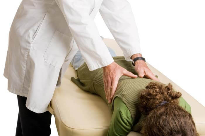 dor nas costas, causas, sintomas e tratamento, como tratar